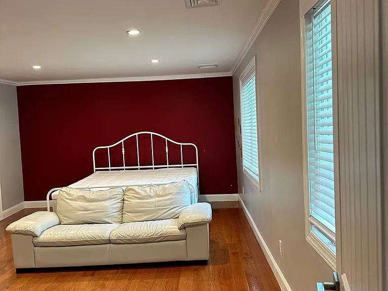 231 Hargreaves Ave — Photo 15