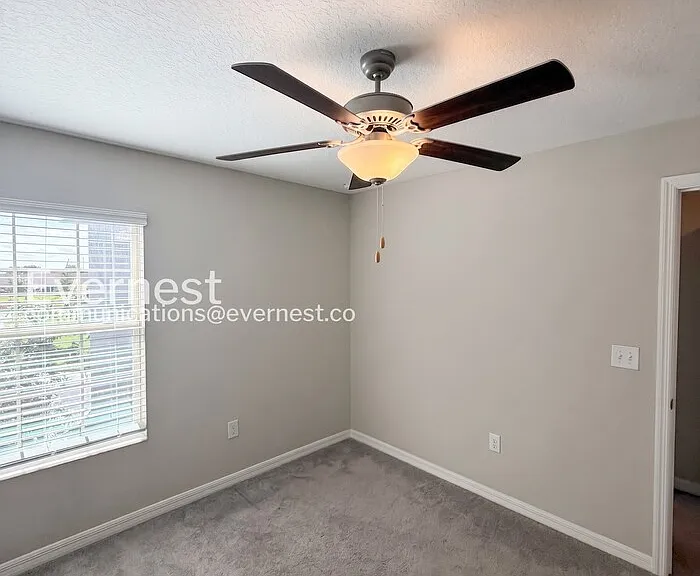 946 Royal Empress Dr — Photo 16
