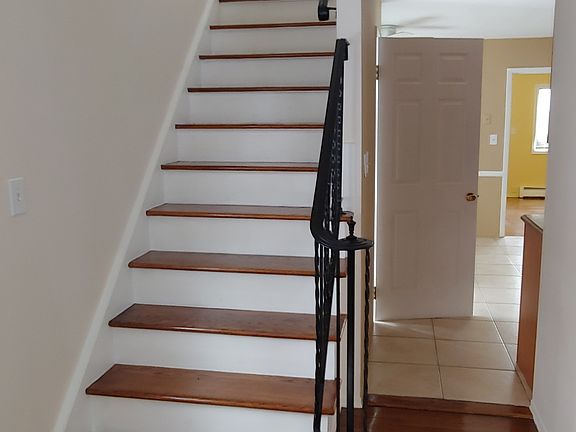 2nd image of 84 Bellmore St