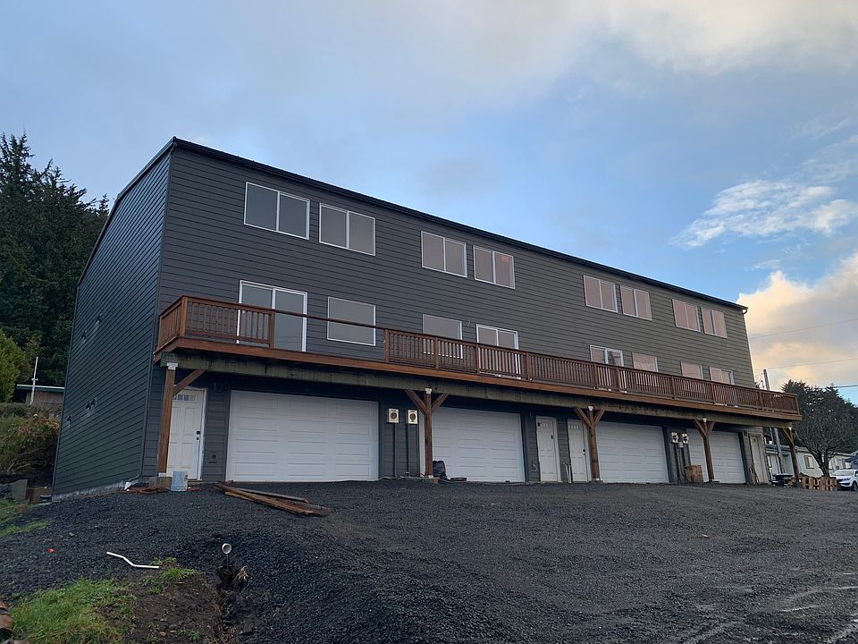 townhouse exterior, under construction