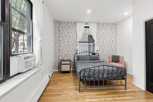 Bedroom, photo 2