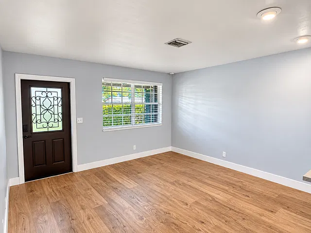 3 bed, 1.5 bath, 1100 sqft, $3,100 — Photo 4
