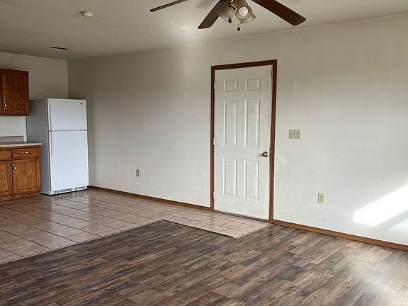 2nd image of 1209 Lake Dr