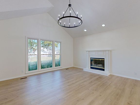 2nd image of 822 Chancery Ln
