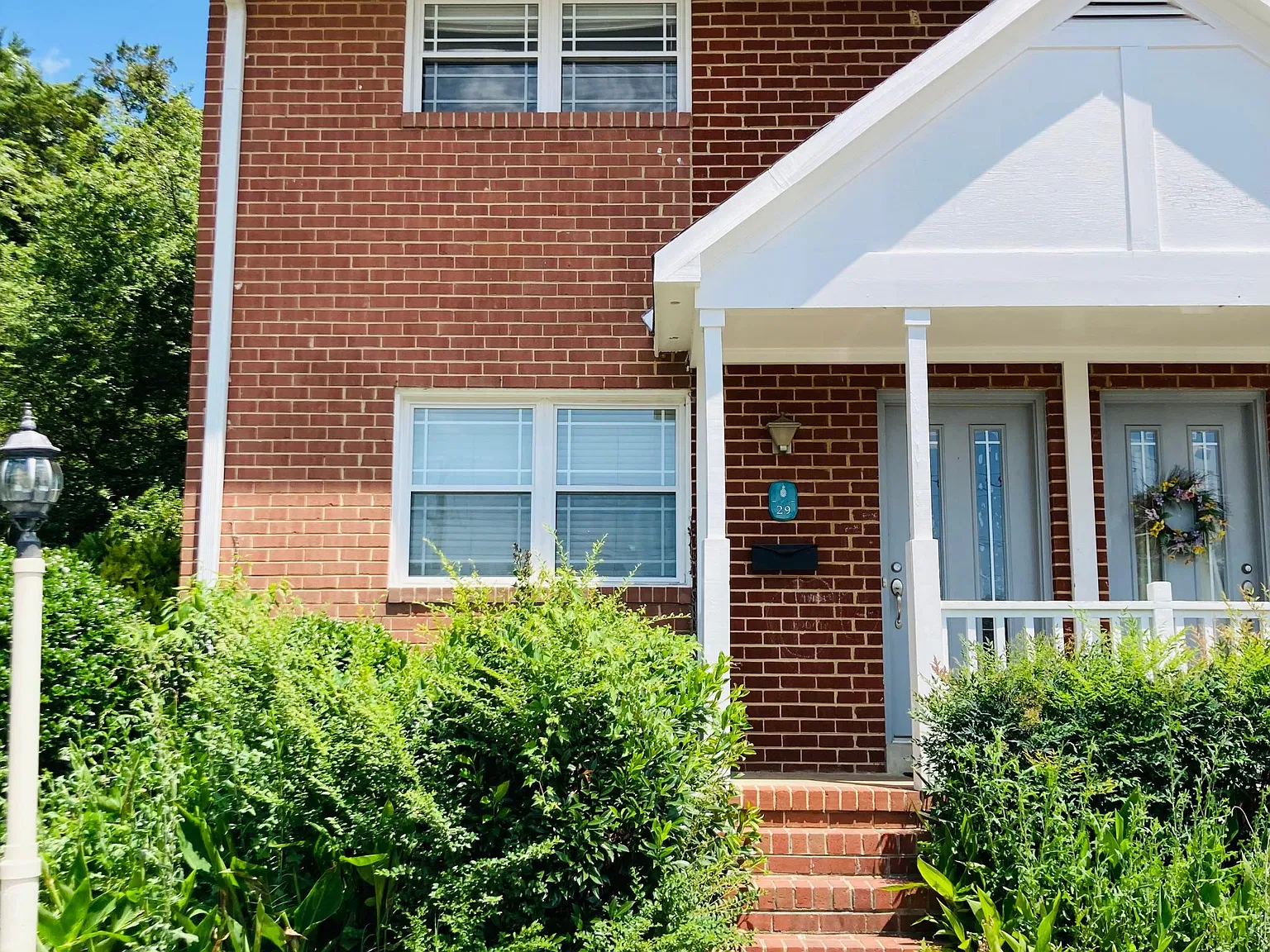 2 bed, 865 sqft, $1,550 — Photo 1
