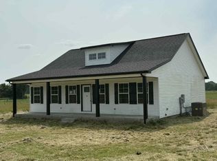 819 Law Rd, Lafayette, TN 37083