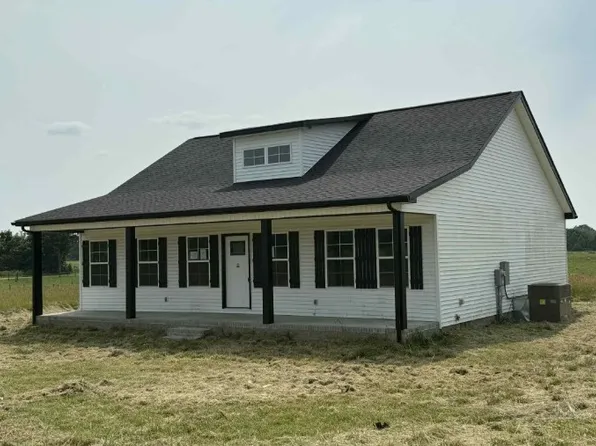 819 Law Rd, Lafayette, TN 37083