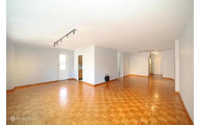 Rented by Douglas Elliman | media 14