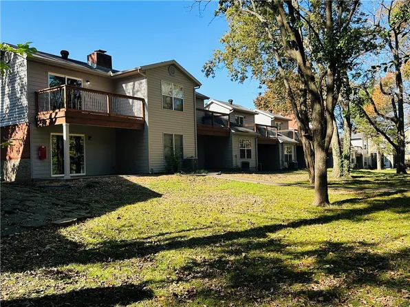 2072 N Kantz Ln, Fayetteville, AR 72703