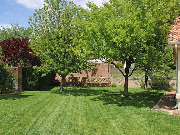 3rd image of 2141 E 550 North Cir
