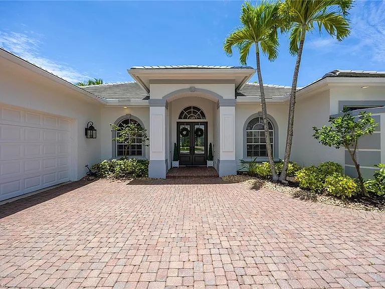 7673 Mulberry Ln — Photo 2