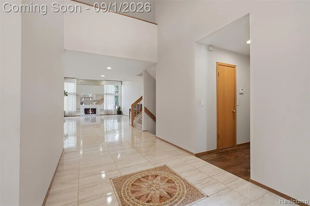 3 bed, 3.5 bath, 5248 sqft, $4,400 — Photo 2