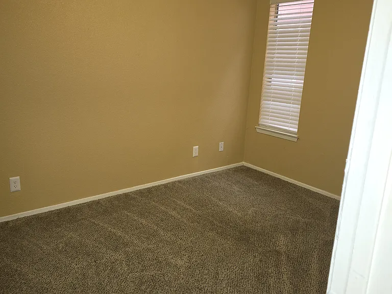 Sandpiper Apartments & Storage — Photo 10