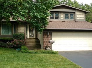 7919 Everglade Ave, Woodridge, IL 60517