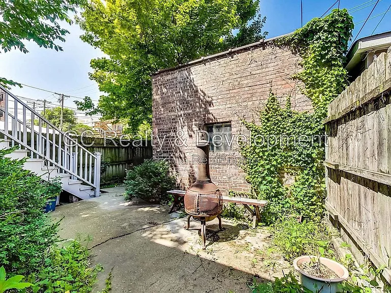 4936 S Saint Lawrence Ave — Photo 46