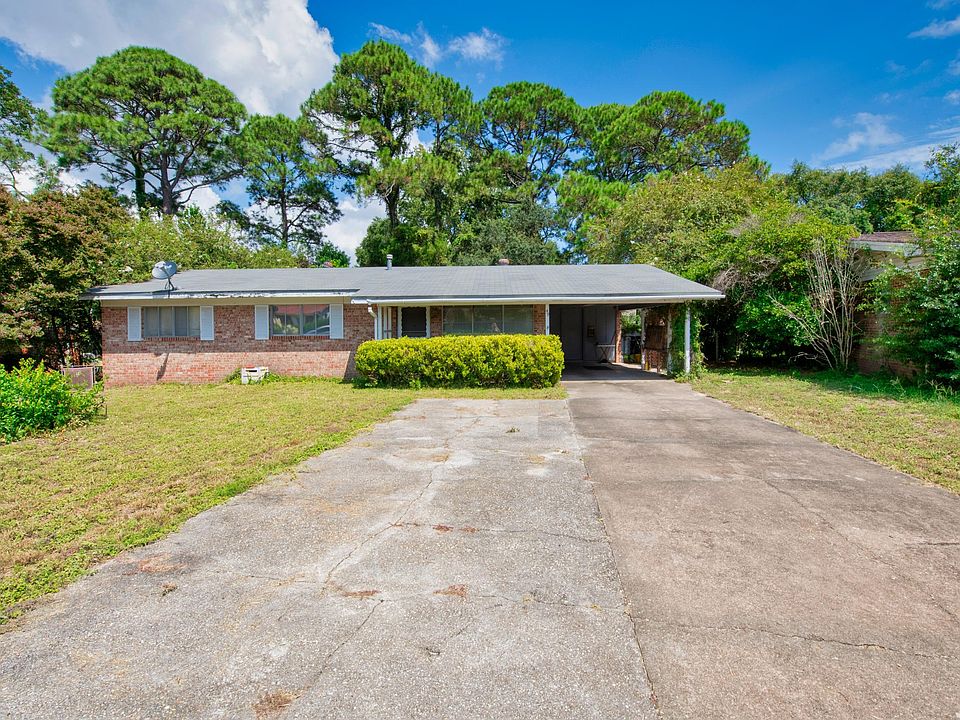 1st image of 49 Silva Dr