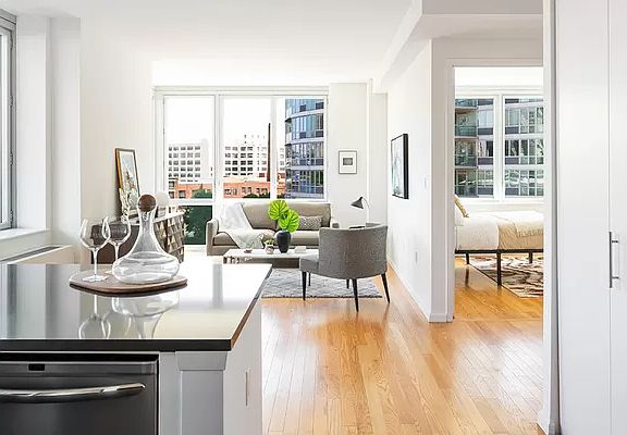 4th image of 4540 Center Blvd #1907