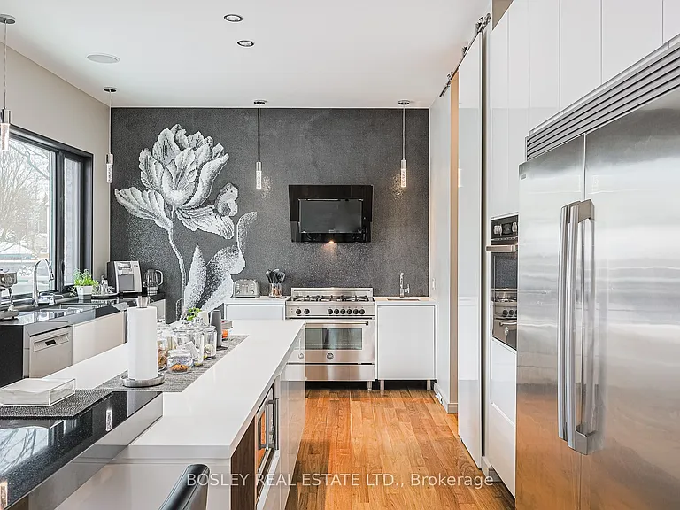 10 Graystone Gdns — Photo 7