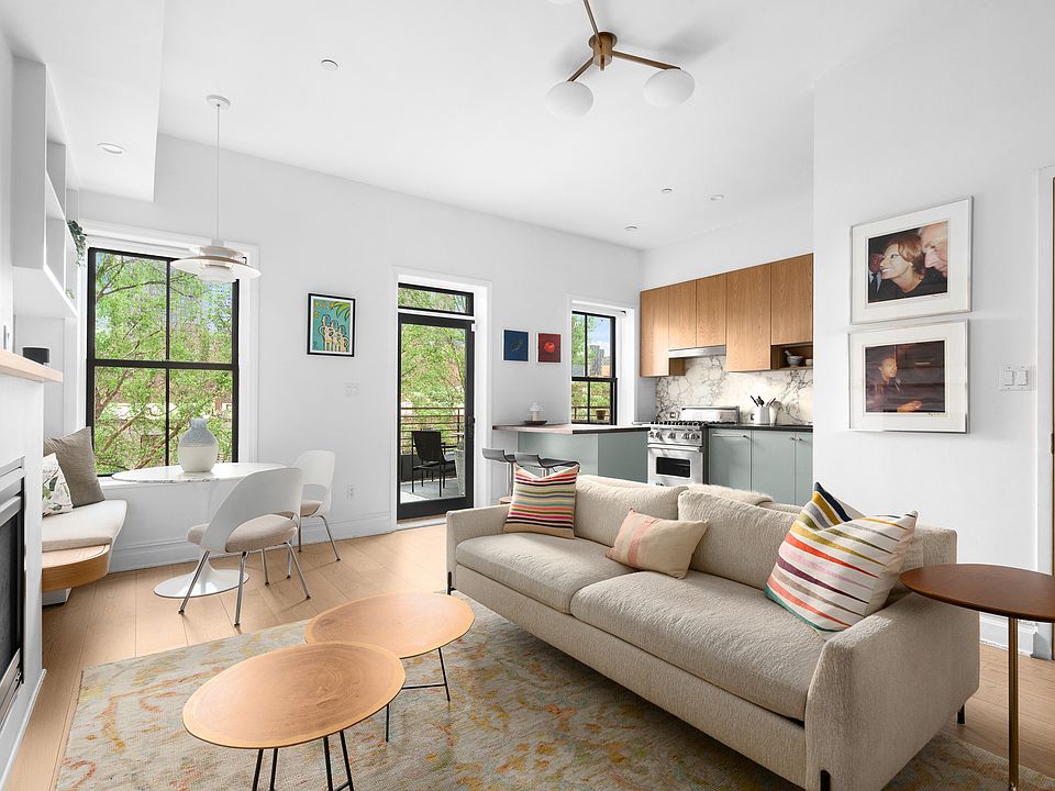 1st image of 256 Cumberland St APT 4