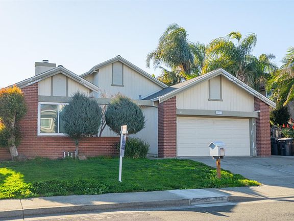 3rd image of 2913 Balsam Court