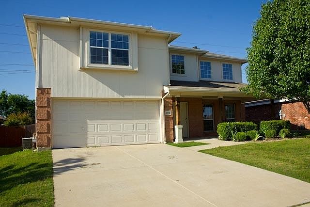 1st image of 2400 Glenhaven Dr