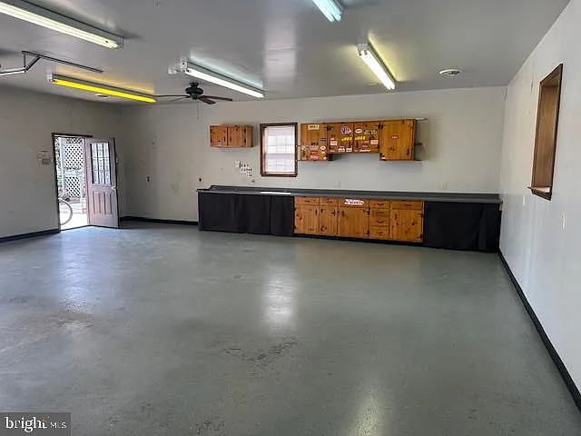 200 E Main St — Photo 10