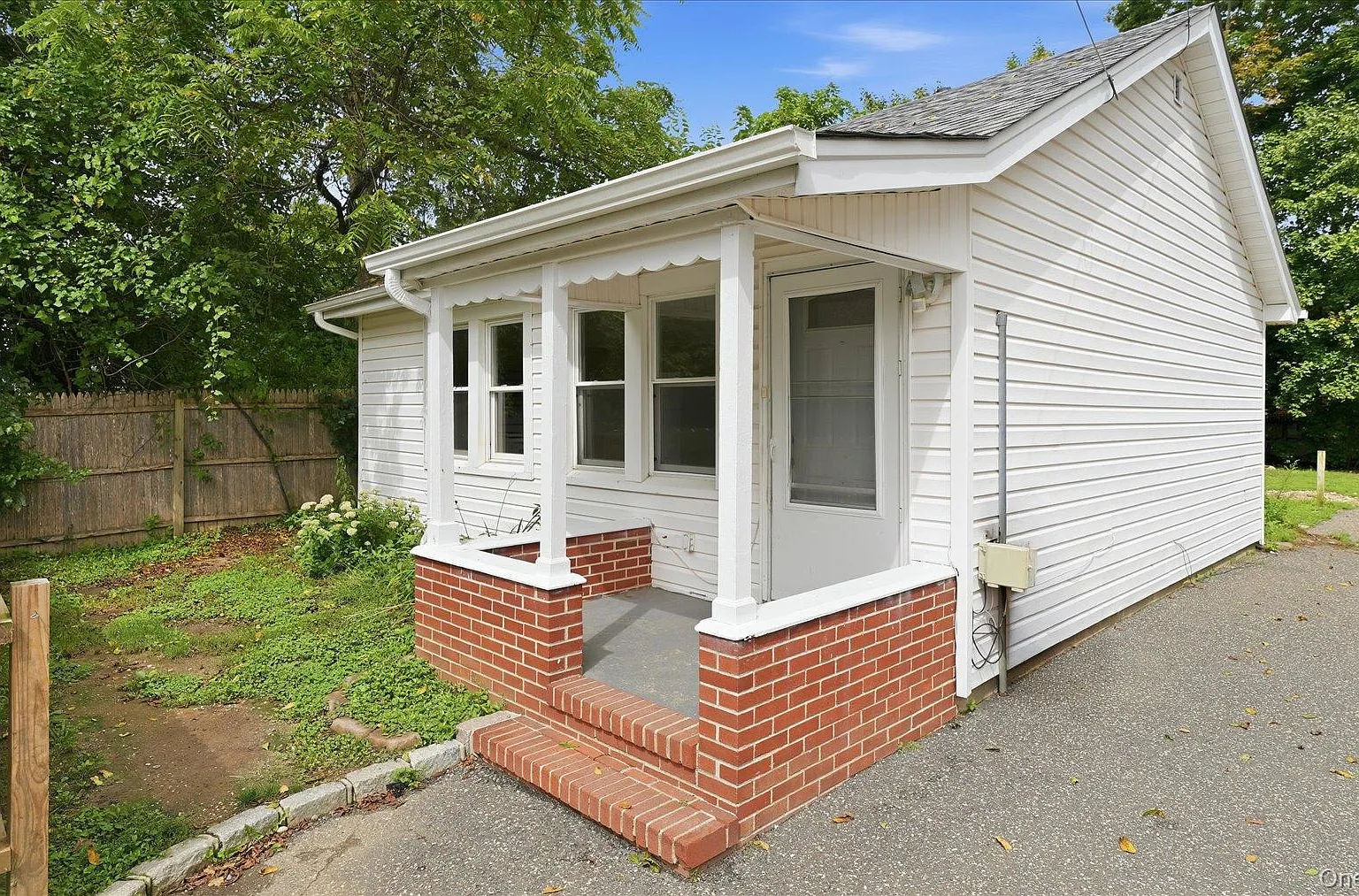 2 bed, 1.0 bath, 660 sqft, $2,700 — Photo 2