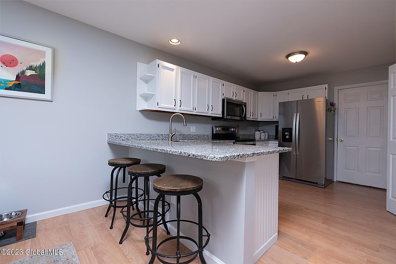 4th image of 19 Brook Street