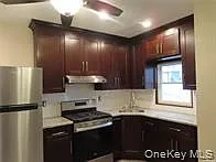 29 B Deer Park Ave #B — Photo 3