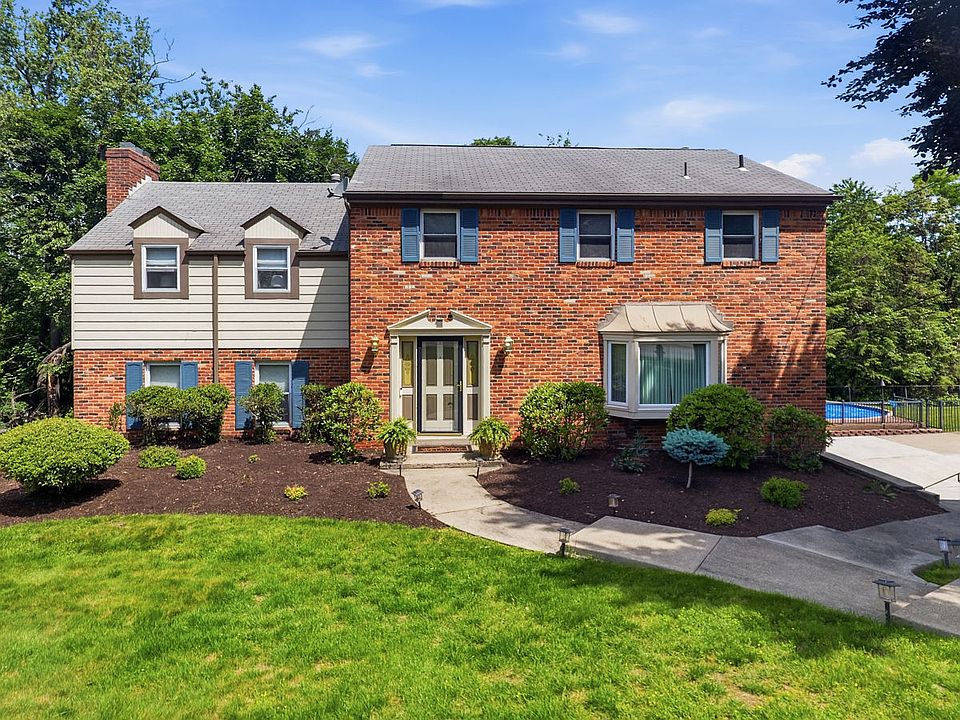1st image of 102 Lansdale Ct