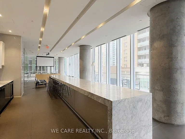 15 Grenville St #609 — Photo 19