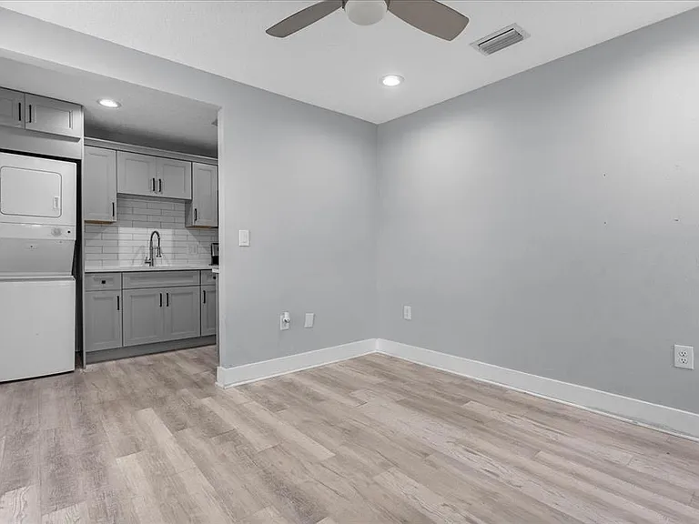 4521 Edgewater Dr #4 — Photo 5