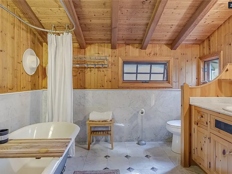 1225 Roosevelt Ln — Photo 23