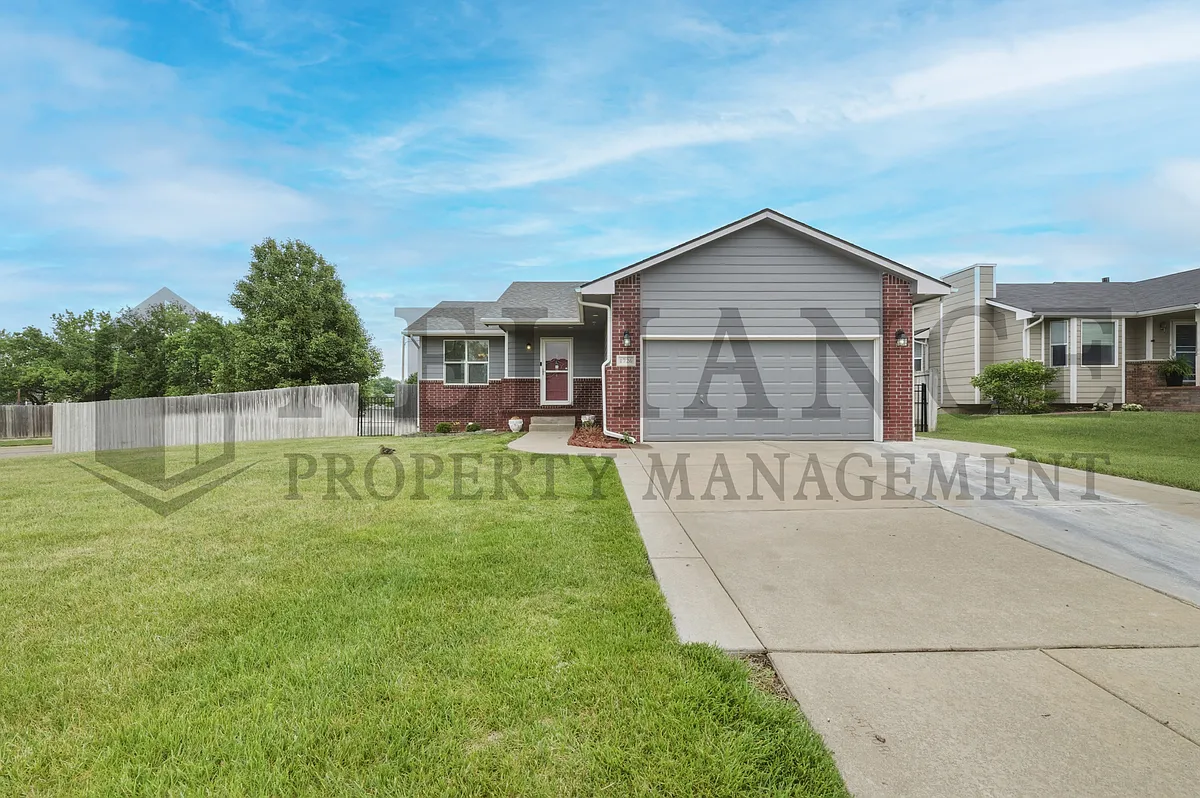 Building Photo - 1726 N Black Oak Ct