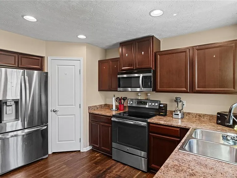 7428 Bostelman Pl — Photo 11