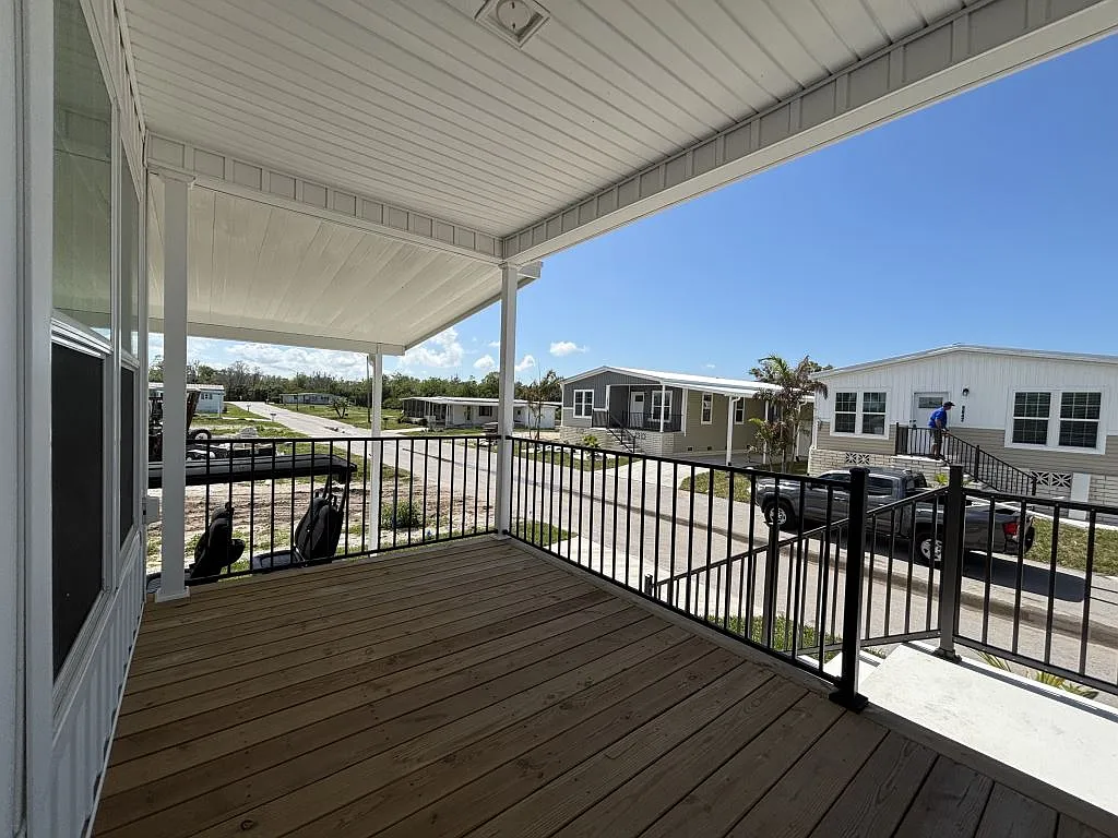 2 bed, 2.0 bath, 1408 sqft, $1,649 — Photo 3