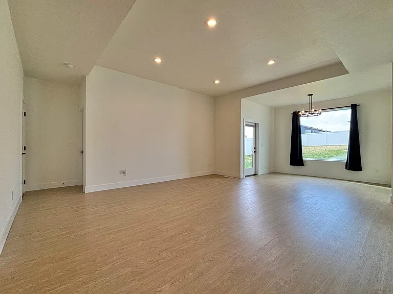 842 Greenfield Dr — Photo 11