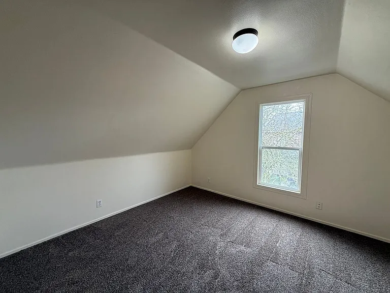 1133 Irvington Dr — Photo 27