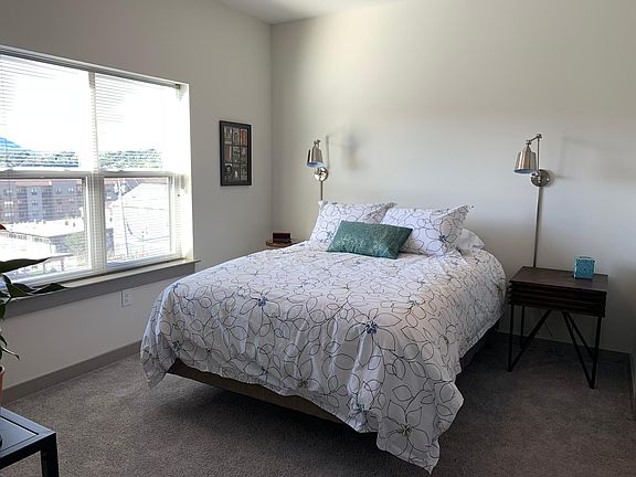 4th image of 783 Riverfront Pkwy #408