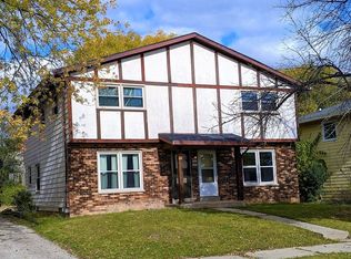 8640 W Fairy Chasm Dr, Milwaukee, WI 53224