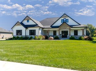 1568 Creekwood Dr, Troy, OH 45373
