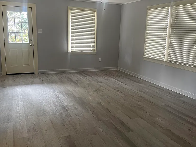 327 Morningside Dr — Photo 5