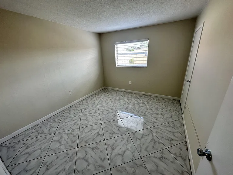 50 Needle Blvd #28 — Photo 4