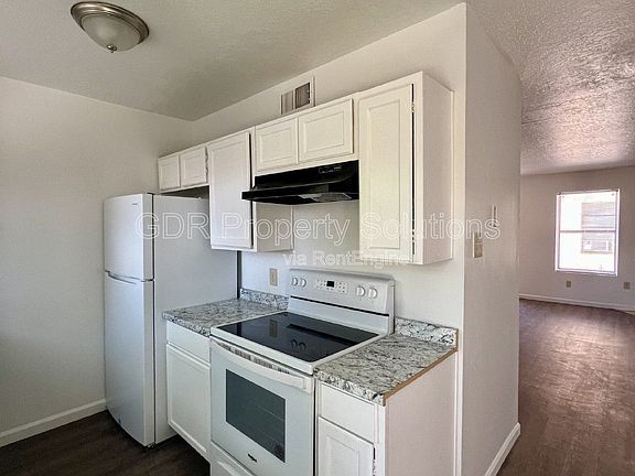 4th image of 420 Tennessee St NE APT A