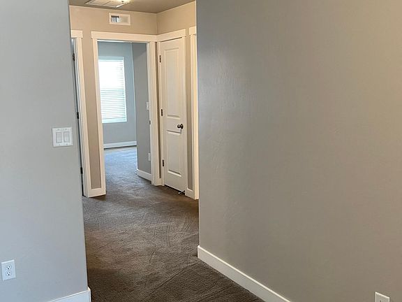 5th image of 1053 W Painted Horse Ln