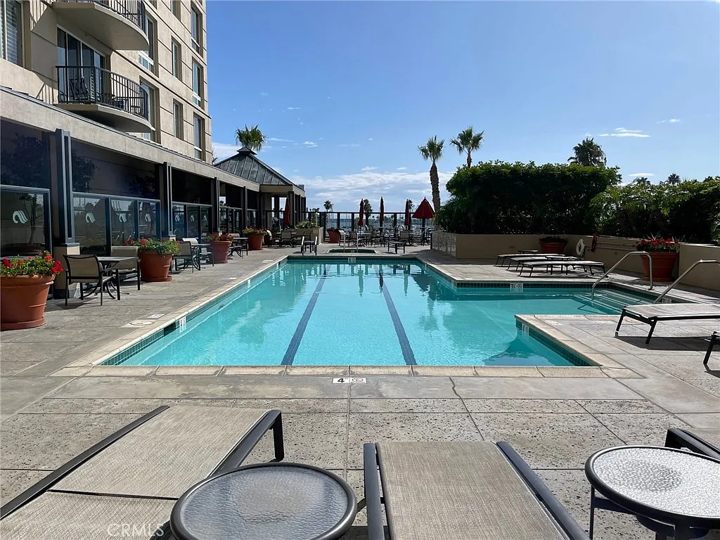 1 bed, 736 sqft, $3,300 — Photo 4
