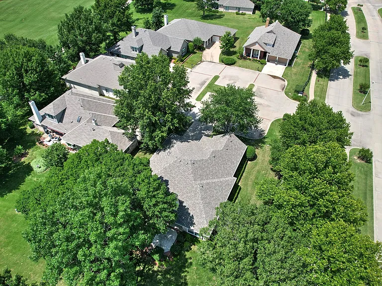 412 N Forest Ridge Blvd — Photo 39