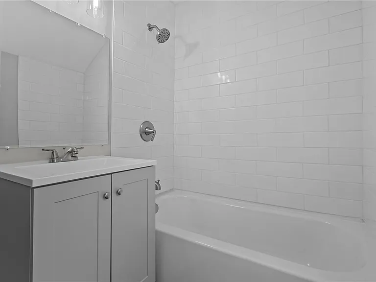 2982 Kestner Ave — Photo 14