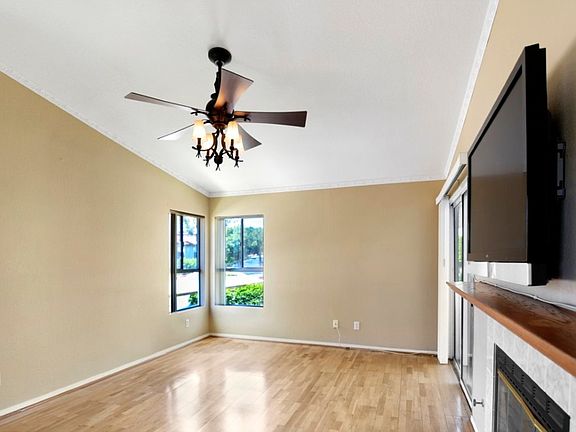 4th image of 68 Corniche Dr Unit E
