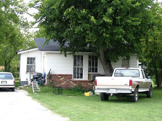 1st image of 111 Couch Ln